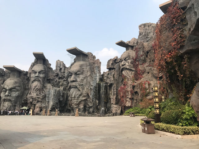 園區大型人物雕塑